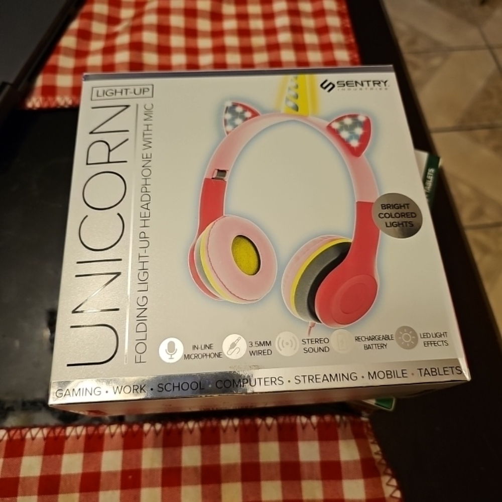 Sentry Unicorn Light-Up Headphones